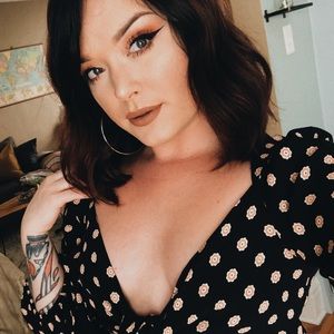 Meet your Posher, Hailey